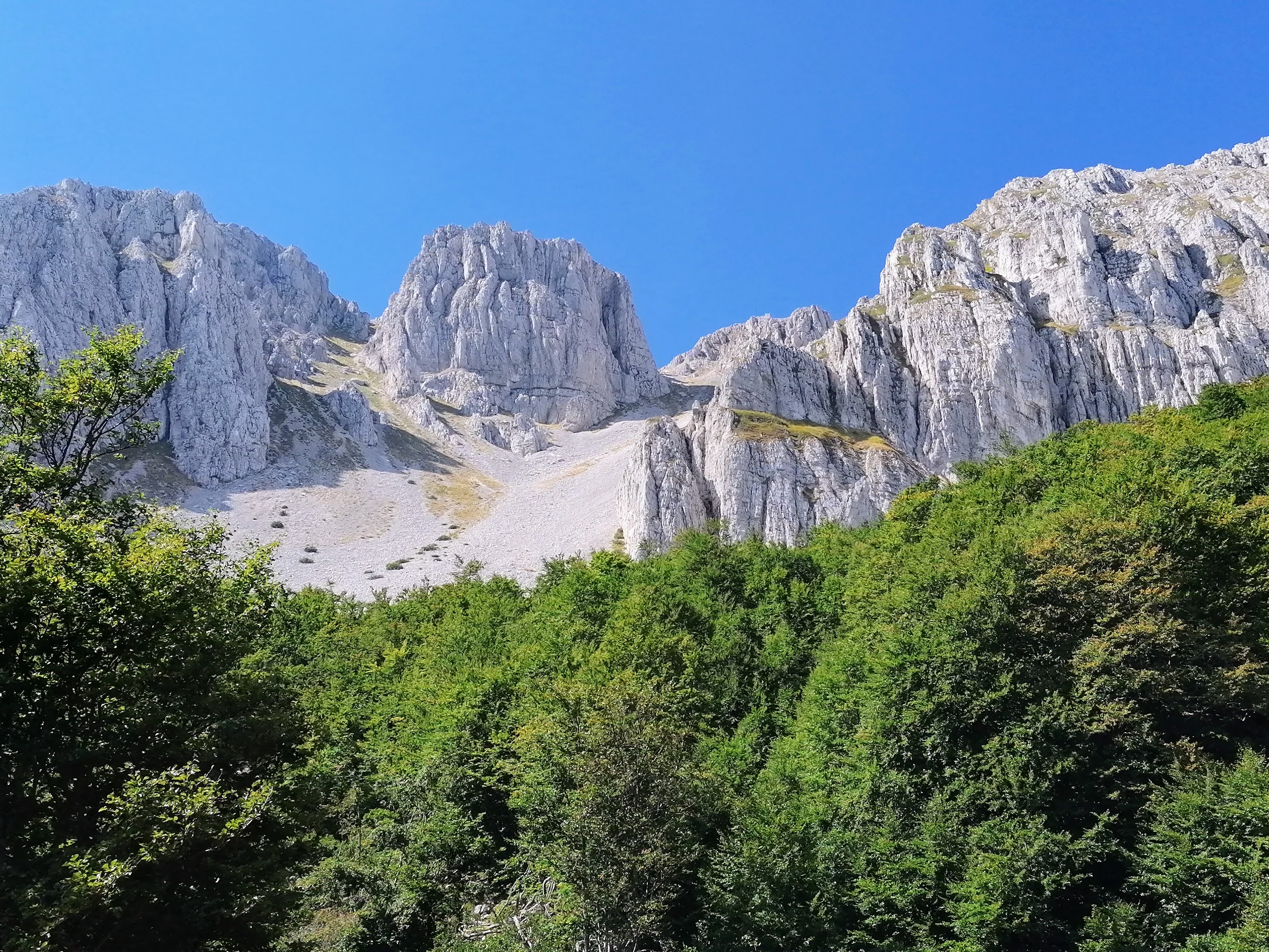 https://www.pachamama-adventure.it/immagini_pagine/199/gran-tour-del-monte-sirente-in-ebike-199.jpg